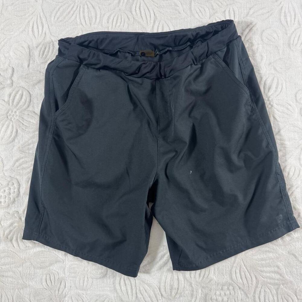 Black shorts with adjustable waist